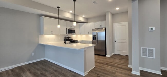 Building Photo - 1209 Ayla Ave