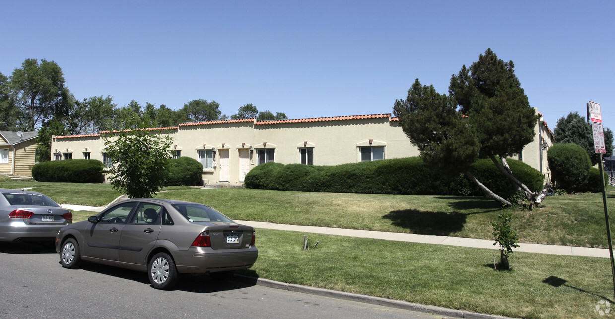 Foto del edificio - Townhomes at Mile High