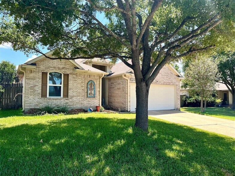 Foto principal - 106 Williams Way