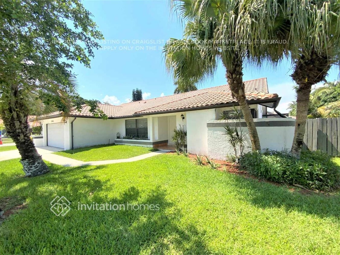 Foto principal - 22400 Martella Ave