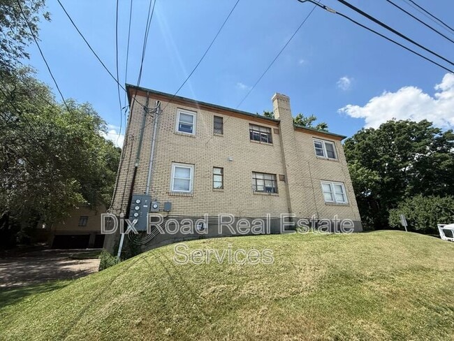 Building Photo - 24 E Street South
