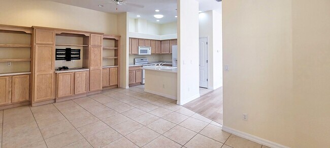 Building Photo - Vista Del Lago Annual Villa for Rent