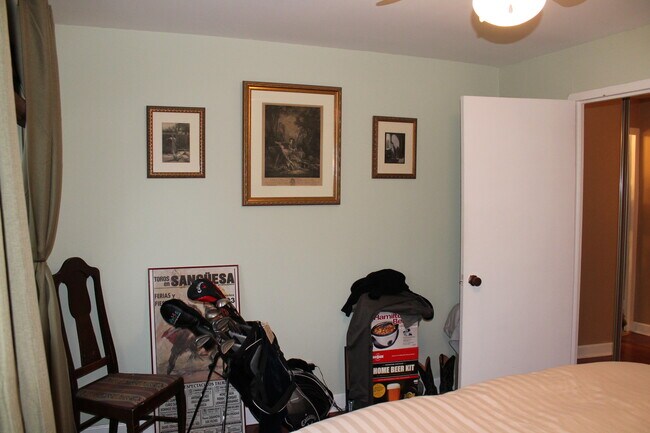 Bedroom - 708 W Bittersweet Plz