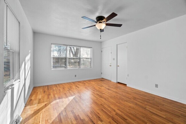 Foto del edificio - Updated 3 Bedroom House in Cape