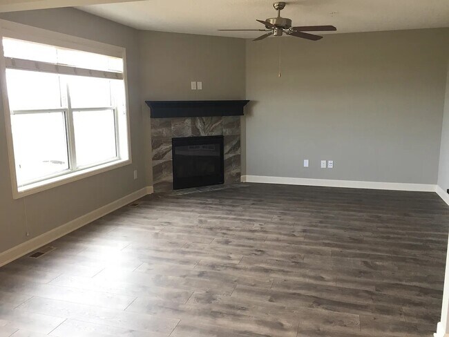 Building Photo - 9939 5th Street Ln N