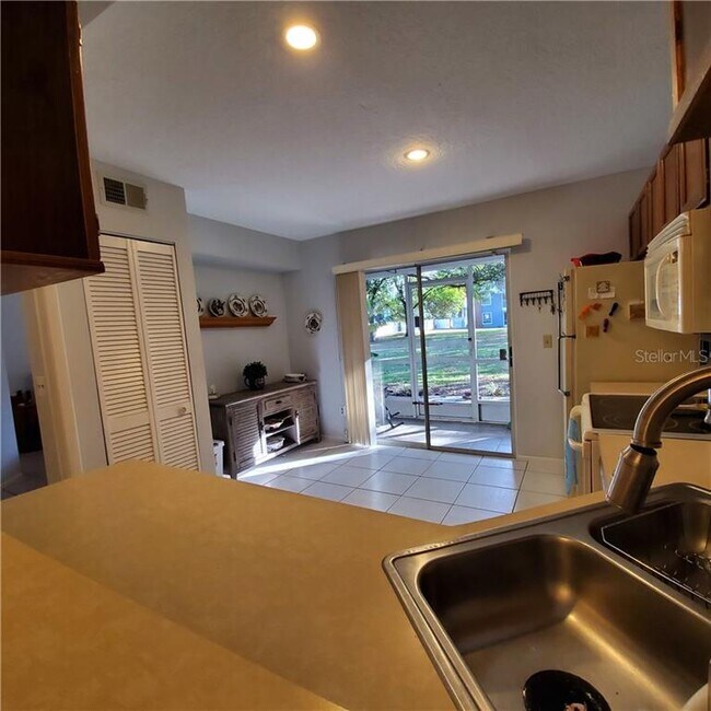 Building Photo - 5453 Lake Margaret Dr