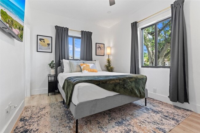 Foto del edificio - 719 NE 36th St