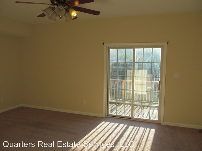 Building Photo - 226 Lola Ln