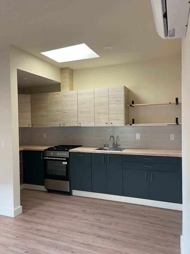 Foto principal - 1251 W 47th St