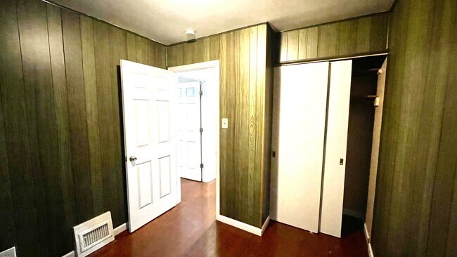 Building Photo - 7727 Paddington Dr