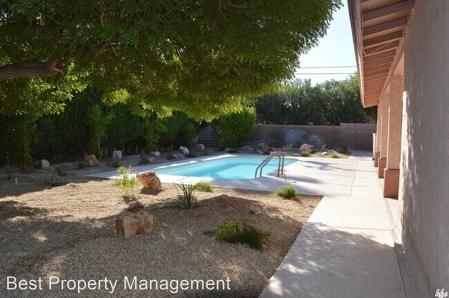Building Photo - 2 br, 2 bath House - 1820 N. Los Alamos Rd.