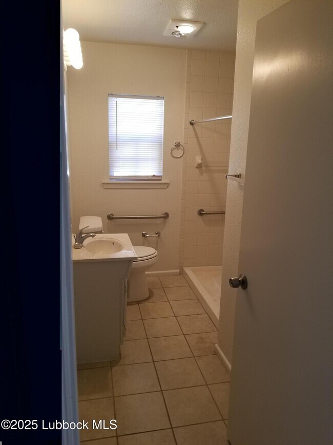 Building Photo - 1912 45th St