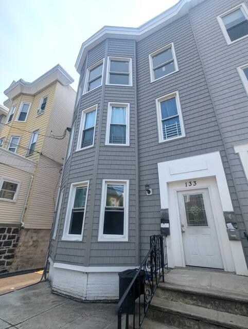 Foto principal - 133 Prospect St