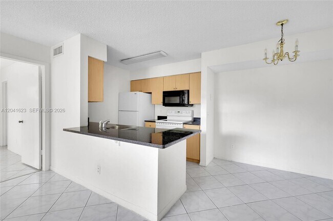 Foto del edificio - 755 NW 104th Ave
