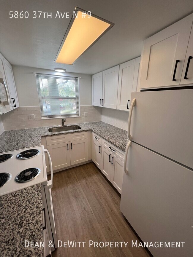 Foto del edificio - 5860 37th Ave N