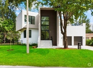 Building Photo - 1003 NE Little River Dr