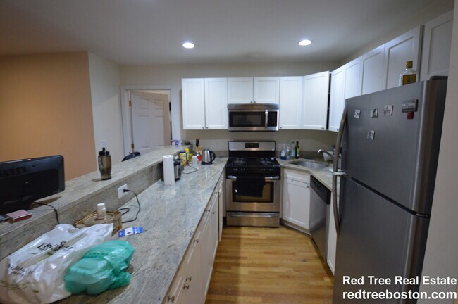 Building Photo - 66 Egmont St