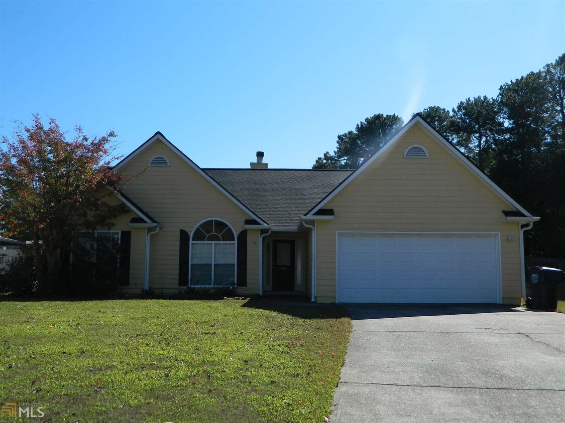 Primary Photo - 2630 Cambridge Park Dr NW