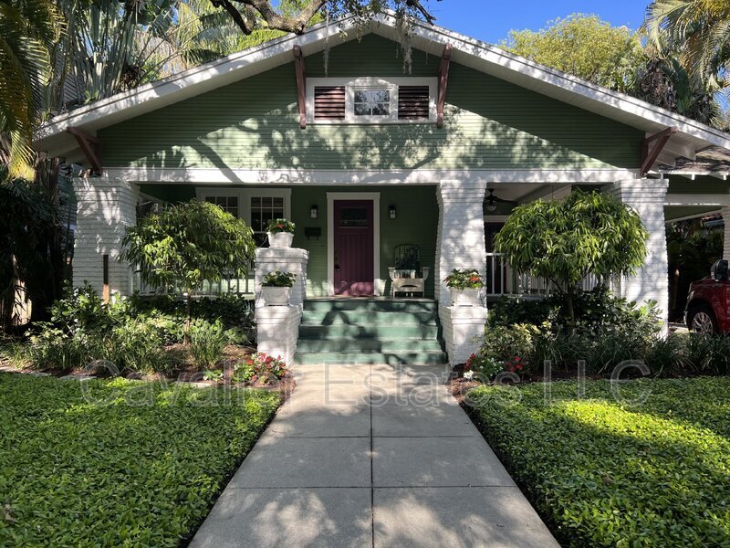Primary Photo - 810 S Packwood Ave