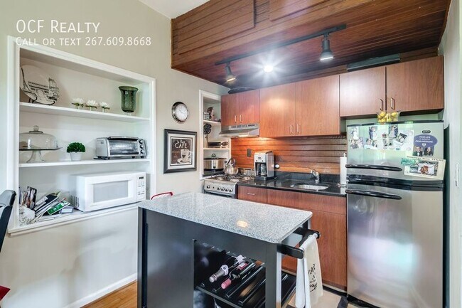 Building Photo - Beautiful 1 Bed Rittenhouse Square Apartment
