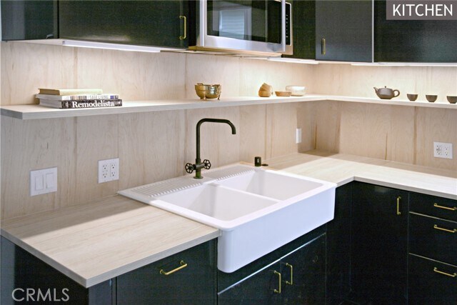 Building Photo - 6378 Sylvan Dr