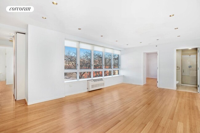 Building Photo - 276 13th St