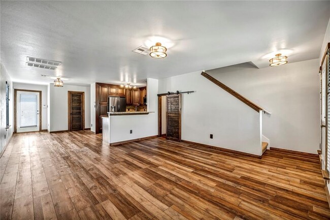 Building Photo - 1822 Enchanted Rock Dr