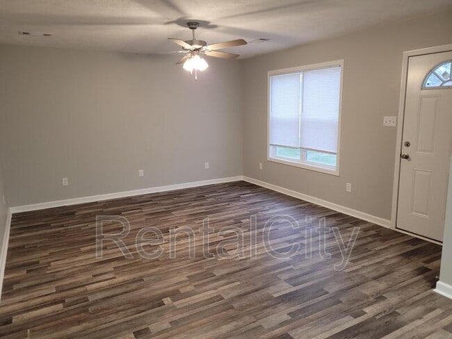 Building Photo - 469 Dana St