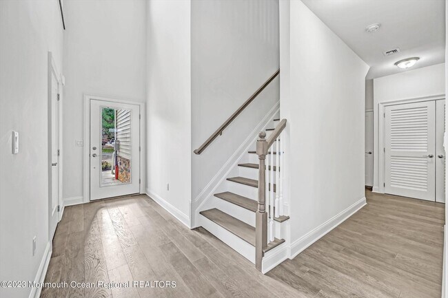 Building Photo - 111 Hedgerow Ln