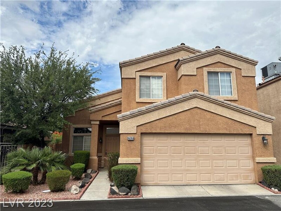 Foto principal - Beautiful 4 bedroom home in Las Vegas