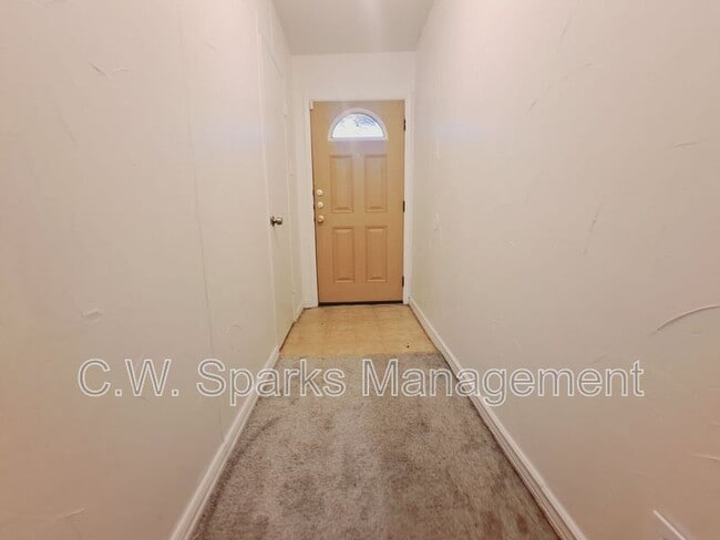 Building Photo - 852 Harvard Ln