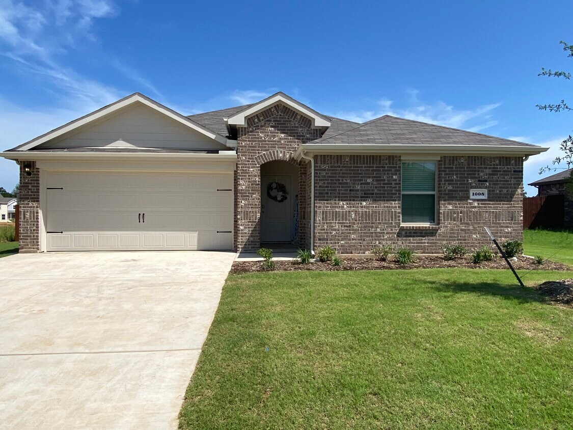 Foto principal - 1008 Hidden Vly Dr