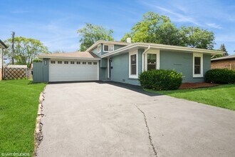 Building Photo - 15463 Diekman Ct