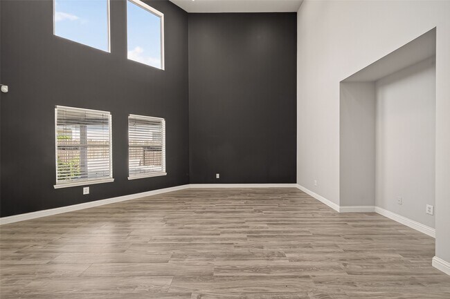 Foto del edificio - 12819 Wisteria Park Dr