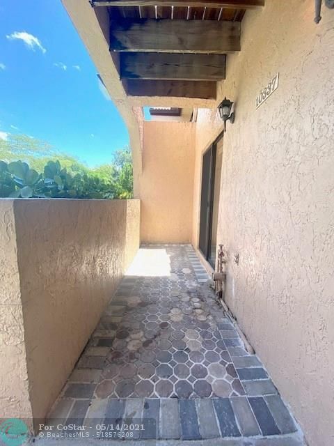 Foto del edificio - 10337 NW 33rd St