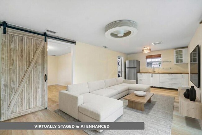 Foto del edificio - 353 E Lakewood Rd