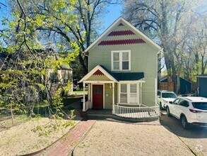 Building Photo - 711 E Kiowa St