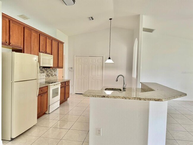 Building Photo - 3264 Deltona Blvd