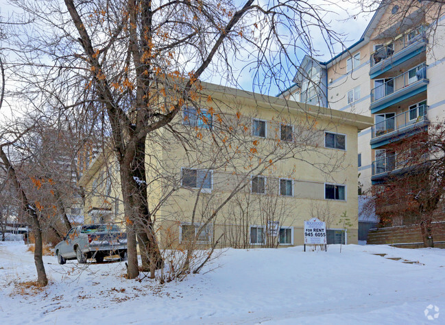 Building Photo - Heritage Trail Apartments 3