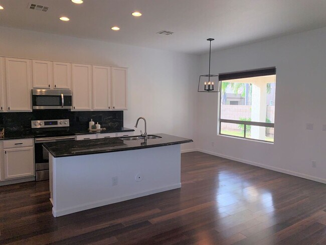 Building Photo - BEAUTIFUL Scottsdale home