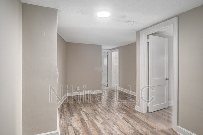 Building Photo - 814 Sunset Ave