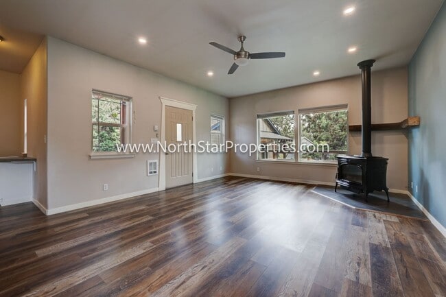 Foto del edificio - Wonderful Bend Property Close to Mountain View High School