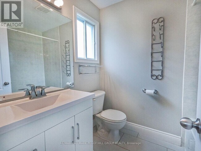 Building Photo - 42 Royal Beech Dr