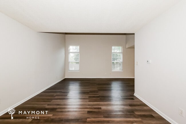 Foto del edificio - 5425 Bluff View Dr