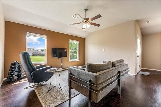 Building Photo - 1214 S Gentle Valley Dr