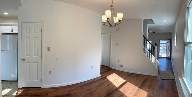 Building Photo - Newly Remodeled 2 Bedroom House