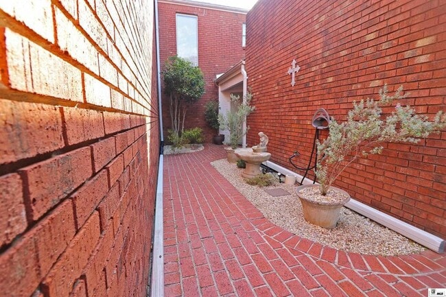 Foto del edificio - 1825 Townhouse Dr