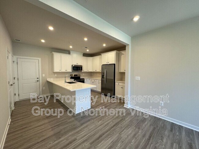Building Photo - 2441 Silver Line Aly