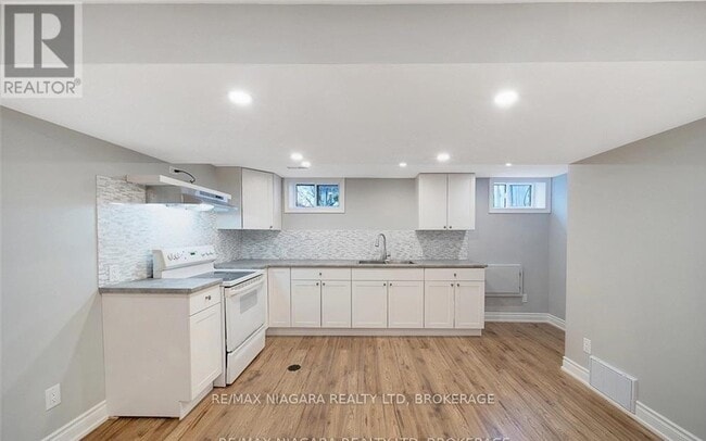 Building Photo - 4102 Brookdale Dr