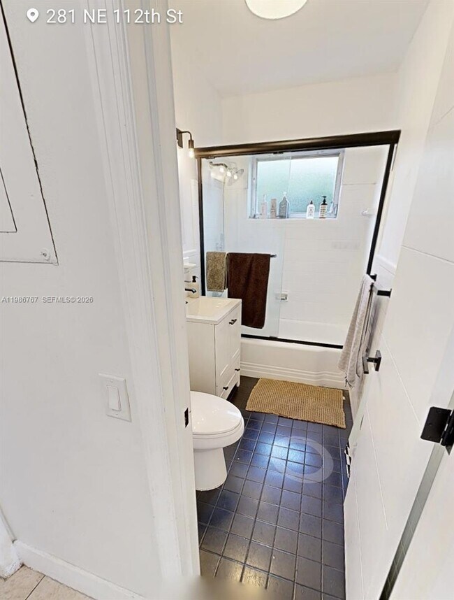 Foto del edificio - Northeast 112th Street, Miami, FL 33161 - 3 BR 2 BA single-family home